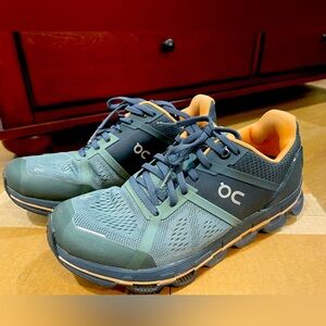 Green gray and melon women’s On Cloud shoes. Size 6